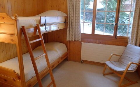 Le Brévent 4: Möbel, Zimmer, Eigentum, Fussboden, Bett, Hartholz, Haus, Gebäude, Herberge, Schlafzimmer