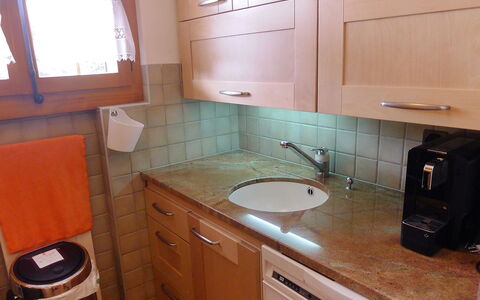 Les Seracs 1: Eigentum, Zimmer, Countertop, Sinken, Cabinetry, Möbel, Fliese, Küche, Badezimmer, Fussboden