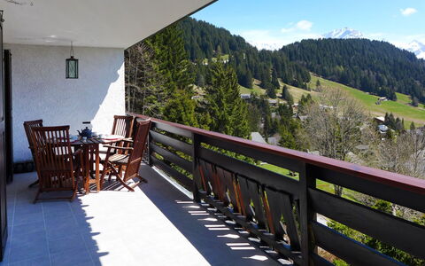Savoie 1: Eigentum, Berg, Haus, Grundeigentum, Gebäude, Zimmer, Gebirge, Baum, Zuhause, Bergstation