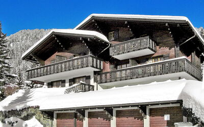 Villars 850: Himmel, Gebäude, Eigentum, Fenster, Schnee, Haus, Steigung, Baum, Fassade, Dach