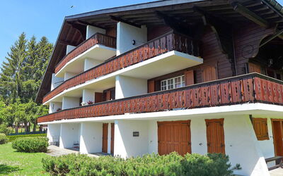 Villars 995: Pflanze, Gebäude, Eigentum, Fenster, Himmel, Haus, Wohngebiet, Hütte, Baum