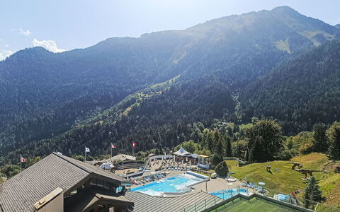 Ovronnaz 150: Erholung, Bergstation, Freizeit, Schwimmbad, Urlaub, Gebirge, Senke, Alpen, Resort