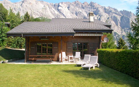 Falaises: Haus, Eigentum, Zuhause, Gebäude, Natürliche Landschaft, Berg, Grundeigentum, Dach, Estate, Hütte