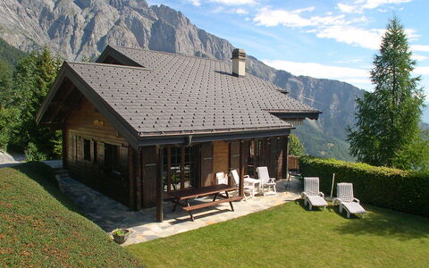 Falaises: Wolke, Himmel, Pflanze, Berg, Gebäude, Fenster, Natürliche Landschaft, Baum, Haus, Grundstueck