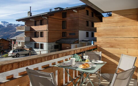 Stem 2: Holz, Zuhause, Wohnung, Planke, Hartholz, Holzbeize, Sperrholz, Holz, Abstellgleis, Balkon