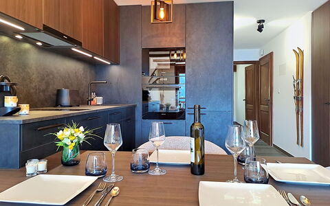Mondzeu A258: Möbel, Interior Design, Küche, Countertop, Flooring, Wand, Holz, Light Fixture, Decke, Fussboden