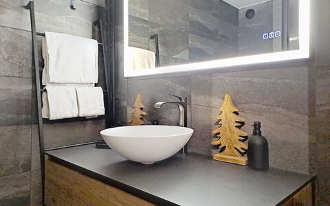 Mondzeu A258: Bad Sink, Interior Design, Wand, Spiegel, Armatur, Flooring, Sinken, Zapfhahn, Badezimmer, Countertop