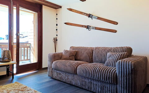 Mondzeu A258: Möbel, Couch, Holz, Wohnzimmer, Interior Design, Flooring, Fussboden, Zimmer, Wohnung
