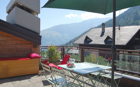Bisse-Vieux A-4: Regenschirm, Eigentum, Schatten, Gebäude, Terrasse, Haus, Zimmer, Grundeigentum, Urlaub, Tabelle