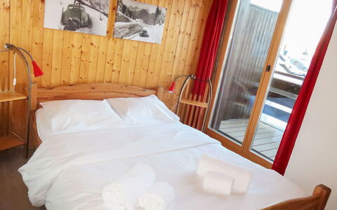 Nendaz 200: Möbel, Eigentum, Komfort, Gebäude, Bettrahmen, Holz, Textil, Interior Design, Die Architektur, Bett