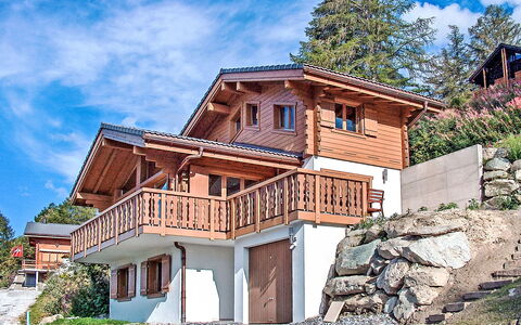 Marella: Haus, Dach, Zuhause, Hütte, Veranda, Estate, Balkon, Steigung, Lärche, Dorf