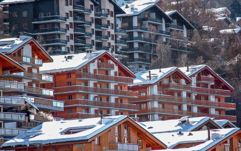 Nendaz 660: Gebäude, Schnee, Fenster, Eigentum, Haus, Einfrieren, Nachbarschaft, Urban Design, Welt, Holz