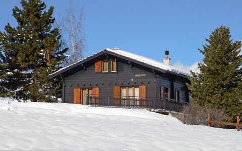 Peer Gynt: Himmel, Schnee, Eigentum, Gebäude, Baum, Haus, Fenster, Lärche, Steigung, Hütte