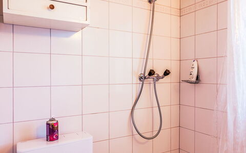 Jolimont J4: Armatur, Badezimmer, Flooring, Fussboden, Installation, Interior Design, Dusche, Zapfhahn, Duschkopf, Zimmer