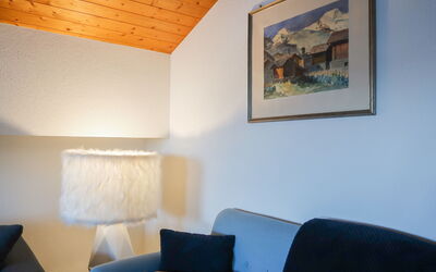 Les Genets 163B 830.3: Eigentum, Möbel, Komfort, Bilderrahmen, Couch, Holz, Interior Design, Wohnzimmer, Studio Couch, Lampe