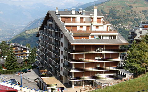 Nendaz 840: Bergstation, Bergdorf, Balkon, Alpen