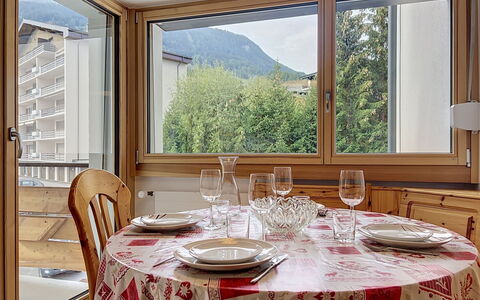 Diana E2: Interior Design, Holz, Möbel, Zimmer, Stuhl, Tabelle, Fensterbehandlung, Glas, Küche & Esszimmer Tisch, Esszimmer