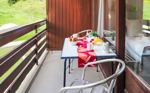 Siviez-Nendaz 100: Pflanze, Tabelle, Holz, Freizeit, Gartenmöbel, Veranda, Komfort, Gebäude, Hartholz, Schatten