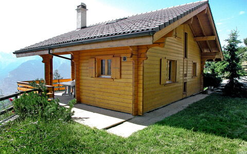 Gamine: Himmel, Gebäude, Pflanze, Fenster, Eigentum, Wolke, Haus, Holz, Baum, Grundstueck