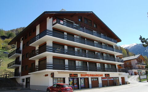 Veysonnaz 100: Gebäude, Eigentum, Wohnung, Die Architektur, Wohngebiet, Mischnutzung, Haus, Eigentumswohnung, Grundeigentum, Fassade
