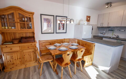Les Bouillets: Zimmer, Möbel, Eigentum, Holzboden, Interior Design, Hartholz, Fussboden, Esszimmer, Gebäude, Haus