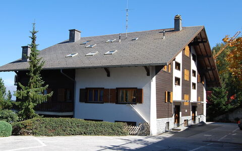 Bellevue l: Eigentum, Haus, Gebäude, Zuhause, Dach, Die Architektur, Wohngebiet, Grundeigentum, Hütte, Ländliches Gebiet