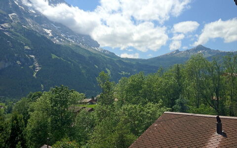 Chalet Doris: Wolke, Himmel, Daytime, Berg, Blatt, Natürlichen Umgebung, Hochland, Vegetation, Natürliche Landschaft, Gebäude
