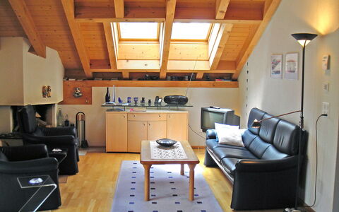 Steinbilla: Eigentum, Möbel, Tabelle, Couch, Holz, Interior Design, Flooring, Fussboden, Wohnzimmer, Hartholz