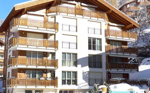 Orta: Eigentum, Gebäude, Wohnung, Haus, Zuhause, Grundeigentum, Eigentumswohnung, Die Architektur, Wohngebiet, Mischnutzung