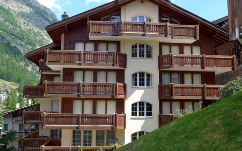 Aquila: Eigentum, Gebäude, Haus, Die Architektur, Wohnung, Grundeigentum, Eigentumswohnung, Bergstation, Zuhause, Estate