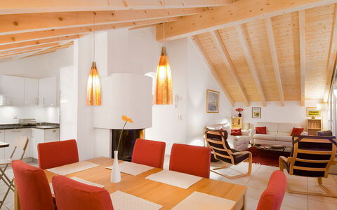 Aquila: Zimmer, Eigentum, Möbel, Interior Design, Gebäude, Suite, Restaurant, Decke, Wand, Fussboden