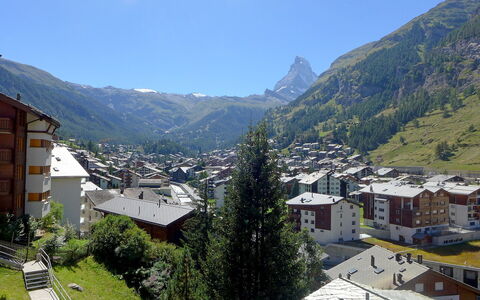 Aquila: Bergforms, Berg, Bergdorf, Gebirge, Bergstation, \Stadt, Alpen, Dorf, Menschliche Siedlung, Himmel