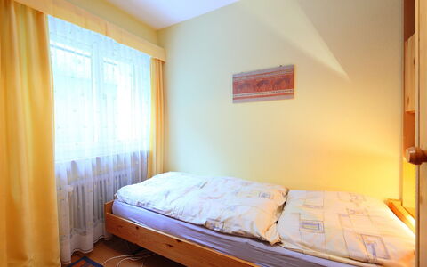 St. Martin: Schlafzimmer, Bett, Zimmer, Möbel, Eigentum, Bettdecke, Bettrahmen, Decke, Fussboden, Matratze