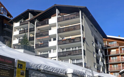 Sonnheim: Die Architektur, Gebäude, Eigentum, \Stadt, Mischnutzung, Fassade, Wohnung, Haus, Grundeigentum, Nachbarschaft