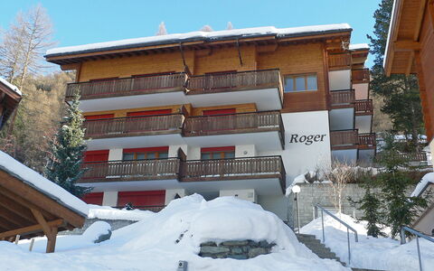 Zermatt 4: Himmel, Daytime, Schnee, Gebäude, Baum, Fenster, Steigung, Einfrieren, Pflanze