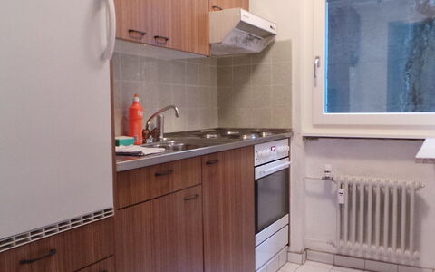 Kondor: Eigentum, Zimmer, Cabinetry, Möbel, Küche, Haus, Fussboden, Grundeigentum, Gebäude, Interior Design