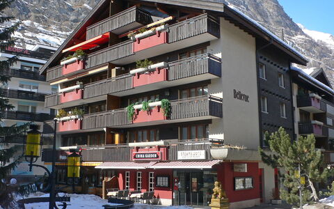 Zermatt 860: Wohnung, Familienauto, Kompaktwagen, Limousine, Balkon, Alpen, Hotel
