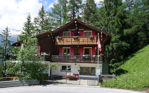 Lärchenheim: Pflanze, Gebäude, Wolke, Himmel, Fenster, Baum, Haus, Hütte, Holz, Landschaft