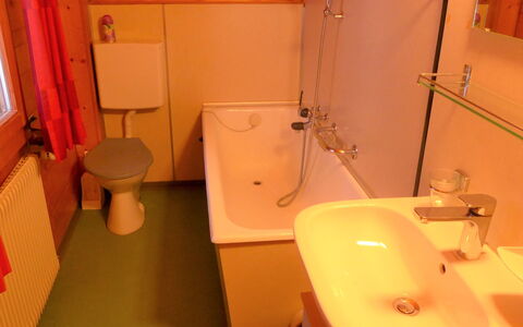 Lärchenheim: Braun, Armatur, Eigentum, Zapfhahn, Badezimmer, Sinken, Bad Sink, Lila, Interior Design, Die Architektur