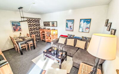 Violettes Vacances A303 130.8: Möbel, Interior Design, Flooring, Wohnung, Fussboden, Zimmer, Couch, Zuhause, Wohnzimmer