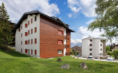 Crans-Montana 130: Gebäude, Haus, Wohngebiet, Zuhause, Hütte, Wohnung, Steigung, Lärche, Winter, Schnee