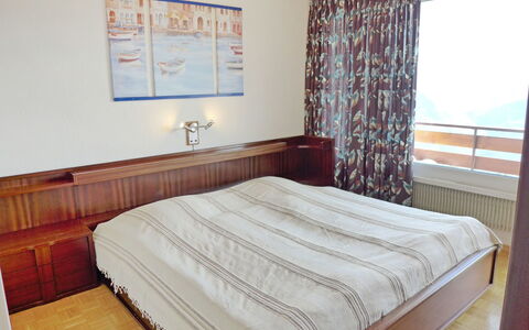 Crans-Montana 155: Schlafzimmer, Bett, Zimmer, Möbel, Eigentum, Matratze, Bettdecke, Bettrahmen, Bedding, Grundeigentum