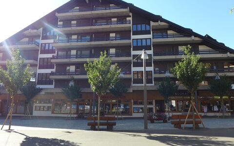 Crans-Montana 290: Gebäude, \Stadt, Öffentlicher Raum, Urban Design, Wohnung, Metropolitan Area, Mischnutzung, Eigentumswohnung, Geschäftshaus, Schatten