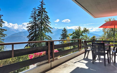 Yuca B Apt. 28: Bergstation, Gebirge, Lärche, Senke, Alpen, Grat, Balkon, Pine Familie