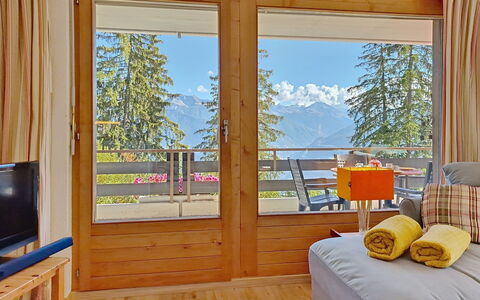 Yuca B Apt. 28: Möbel, Holz, Interior Design, Zimmer, Stuhl, Decke, Hartholz, Resort, Eco Hotel, Holzbeize