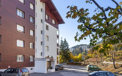Crans-Montana 388: Gebäude, Wohngebiet, Die Architektur, Wohnung, Zuhause, Menschliche Siedlung, Winter, Steigung, Einfrieren, Eigentumswohnung