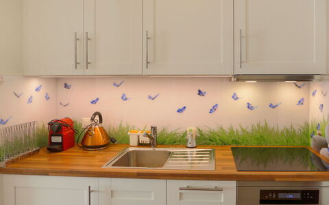 Eperon B 22: Countertop, Cabinetry, Spüle, Eigentum, Küche, Herd, Küchengerät, Holz, Sinken, Schublade
