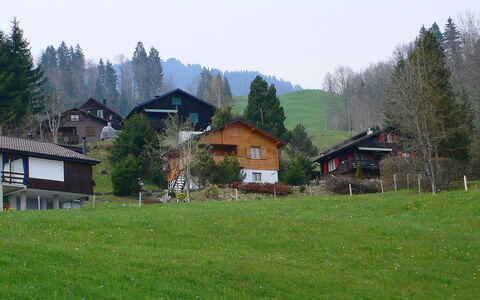 Margrith: Bergstation, Bergdorf, Grundstueck, Eigentum, Ländliches Gebiet, Gebirge, Haus, Wiese, Zuhause, Wiese