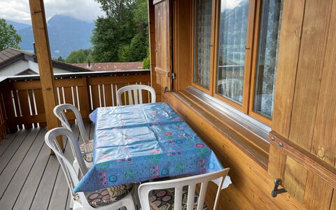 Margrith: Möbel, Eigentum, Holz, Fenster, Gebäude, Tabelle, Interior Design, Baum, Pflanze, Gartenmöbel