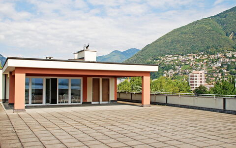 Locarno 410: Eigentum, Gebäude, Haus, Grundeigentum, Zuhause, Die Architektur, Himmel, Dach, Fassade, Wohngebiet